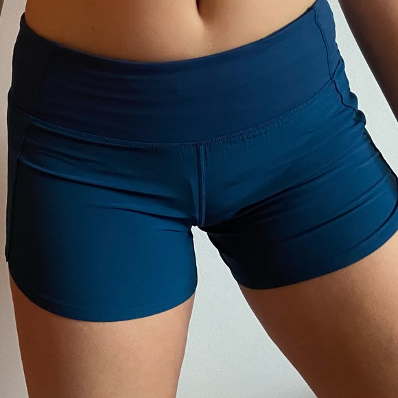 lululemon athletic shorts - Picture 3 of 4